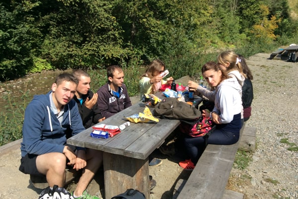 Élève en train de manger